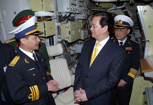 Chùm ảnh Thủ tướng trực tiếp thị sát khoang điều khiển tàu ngầm Hà Nội - ảnh 5